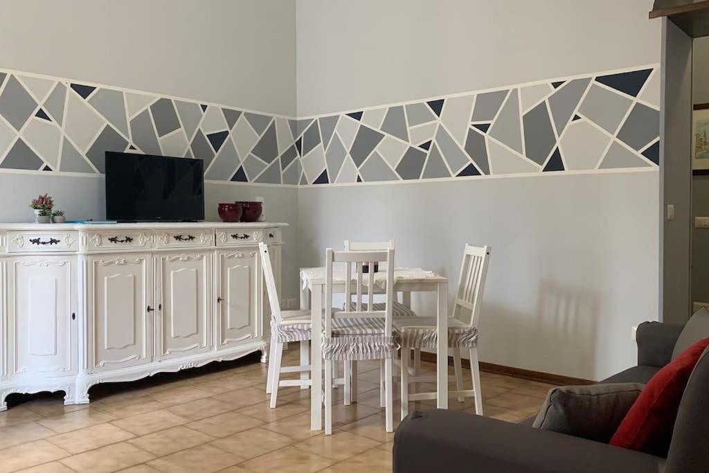 La Casa Del Nonno Apartment โอเมญา ภายนอก รูปภาพ
