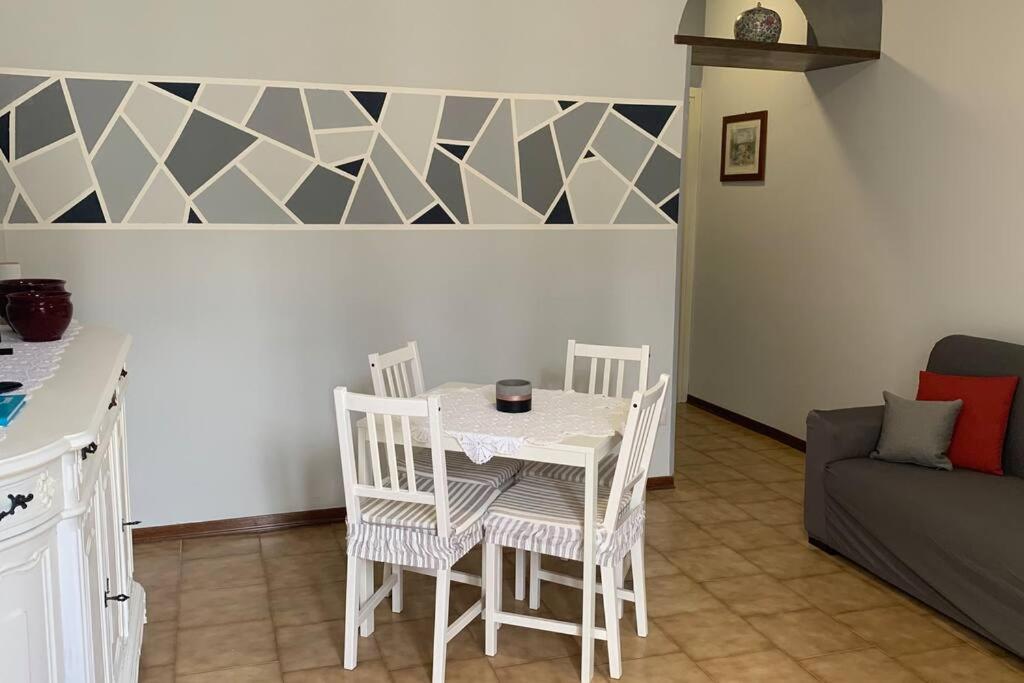La Casa Del Nonno Apartment โอเมญา ภายนอก รูปภาพ
