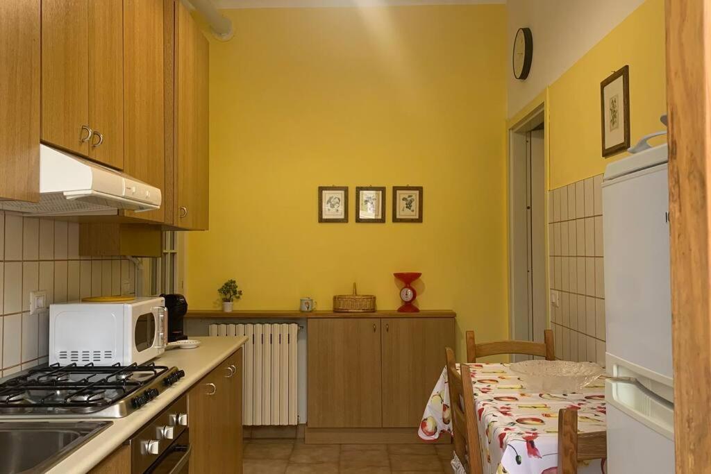 La Casa Del Nonno Apartment โอเมญา ภายนอก รูปภาพ